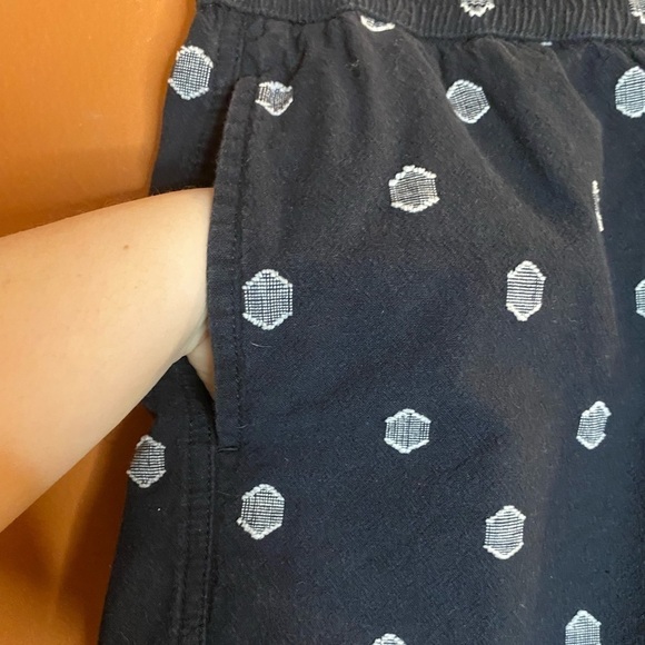 L&G Linen Dot Pull On Shorts - Picture 3 of 7